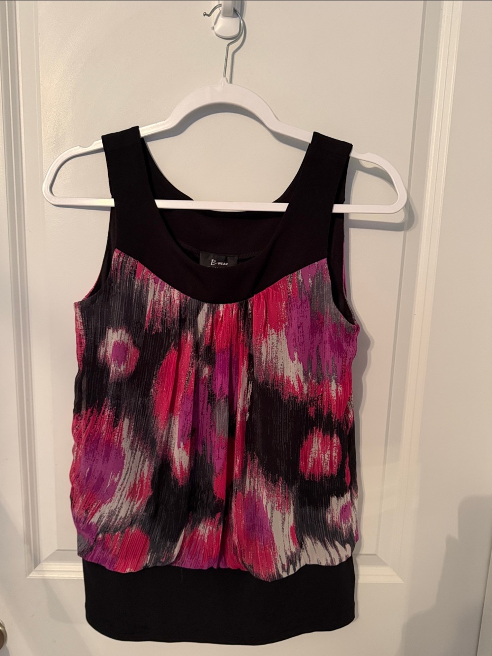 Evan Picone Black, Pink & Purple Abstract Pleated Sleeveless Top